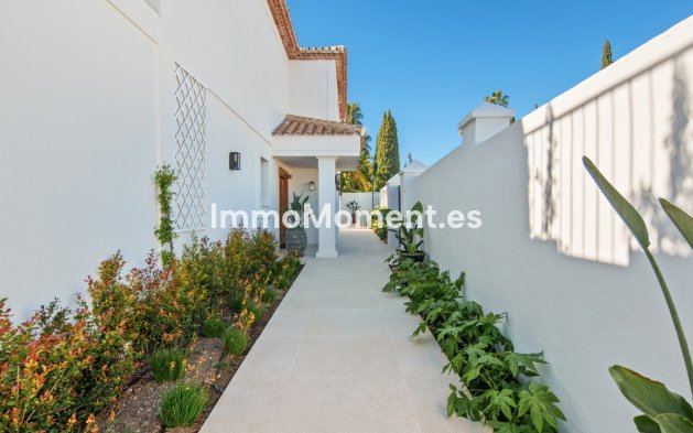 Wiederverkauf - Freistehende Villa - Marbella - Nueva Andalucía