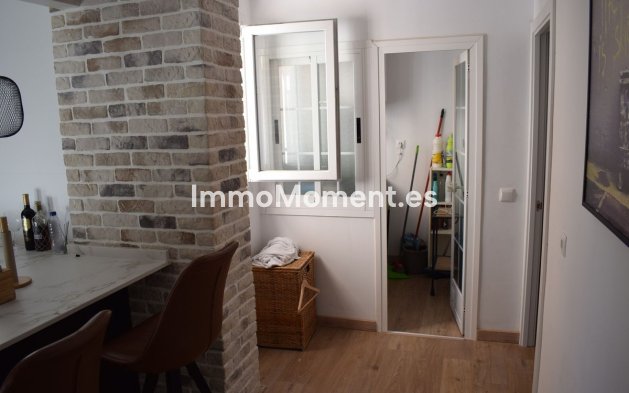 Resale - Apartment - Málaga - Málaga Centro