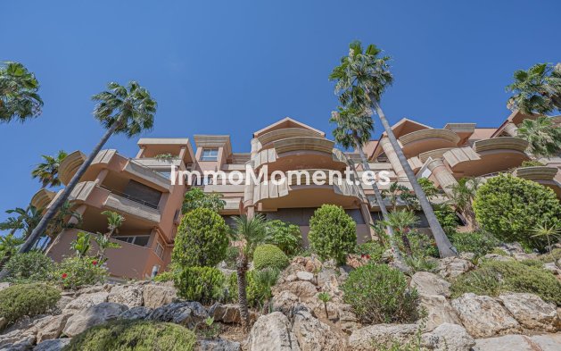 Resale - Apartment - Marbella - Nueva Andalucía