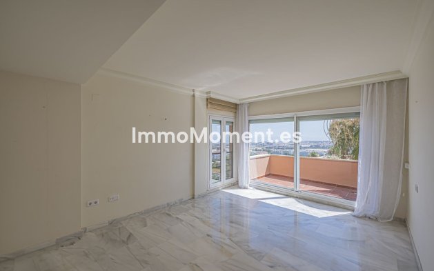 Resale - Apartment - Marbella - Nueva Andalucía