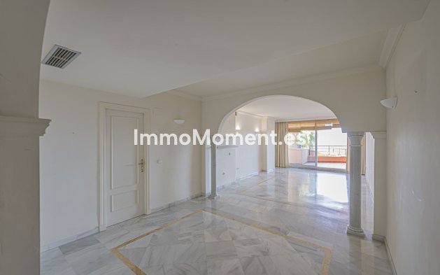 Resale - Apartment - Marbella - Nueva Andalucía