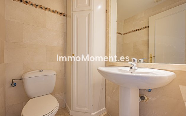 Resale - Apartment - Marbella - Nueva Andalucía