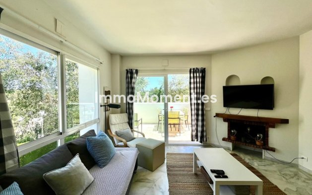 Resale - Apartment - Marbella - Elviria