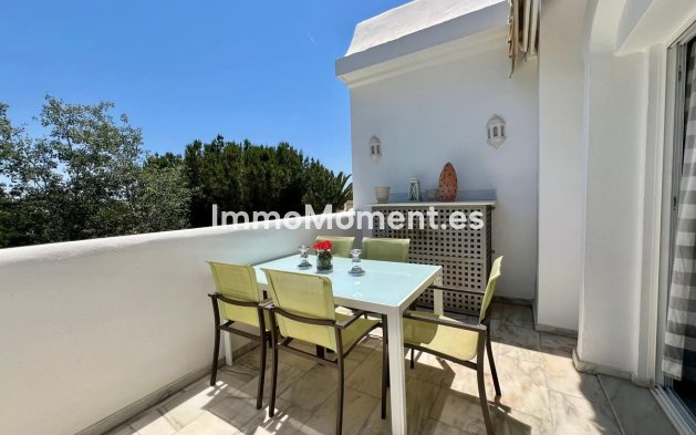 Resale - Apartment - Marbella - Elviria