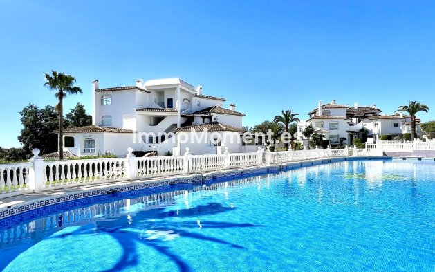 Resale - Apartment - Marbella - Elviria