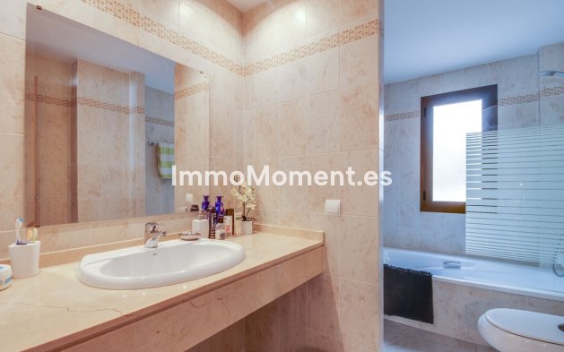Resale - Apartment - Estepona - New Golden Mile