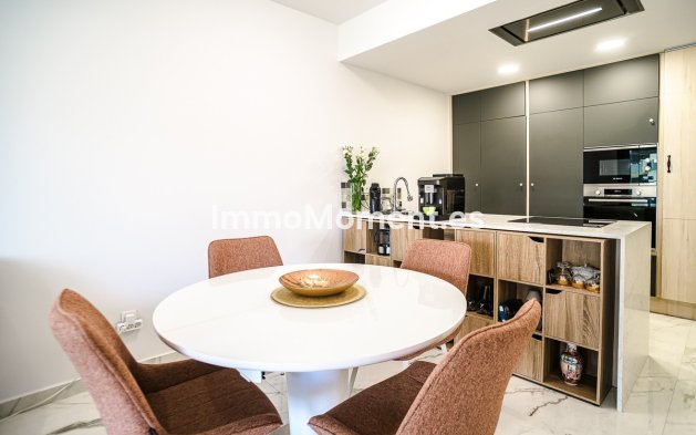 Resale - Apartment - Torrevieja - Torrevieja Centro