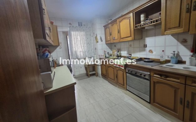 Resale - Apartment - Málaga - Málaga Centro