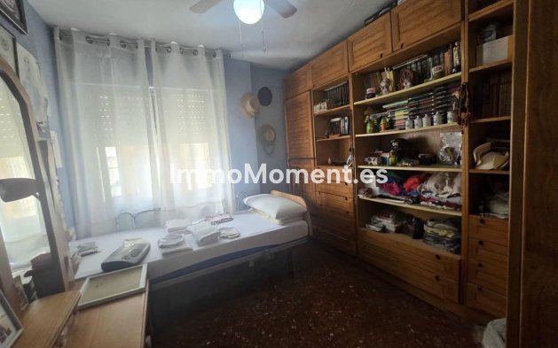 Resale - Apartment - Málaga - Málaga Centro