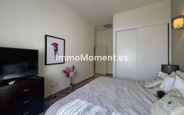Resale - Apartment - Estepona - Atalaya