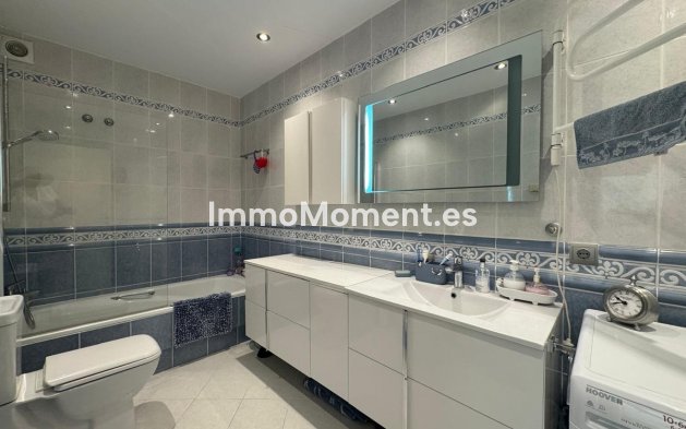 Resale - Apartment - Estepona - Atalaya