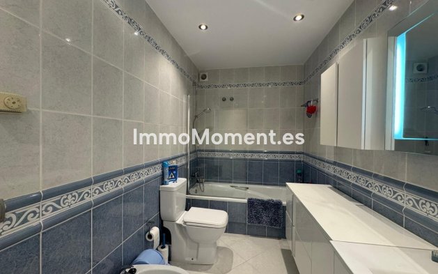 Resale - Apartment - Estepona - Atalaya