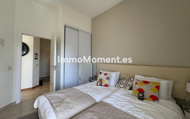 Resale - Apartment - Estepona - Atalaya