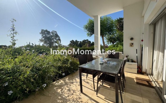 Resale - Apartment - Estepona - Atalaya