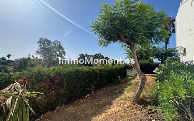 Resale - Apartment - Estepona - Atalaya