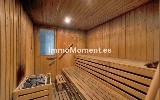 Resale - Apartment - Estepona - Atalaya