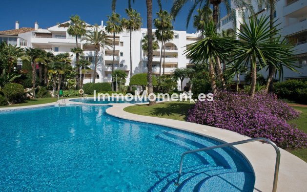 Resale - Apartment - Estepona - Atalaya