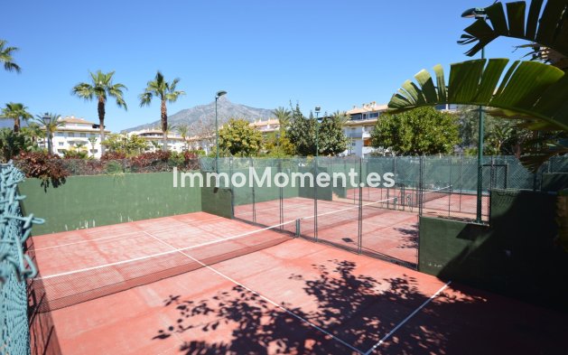 Resale - Apartment - Marbella - Nueva Andalucía