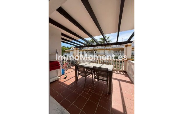Resale - Apartment - Marbella - Nueva Andalucía