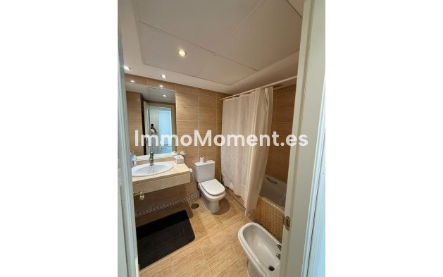Resale - Apartment - Marbella - Nueva Andalucía