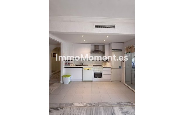 Resale - Apartment - Marbella - Nueva Andalucía