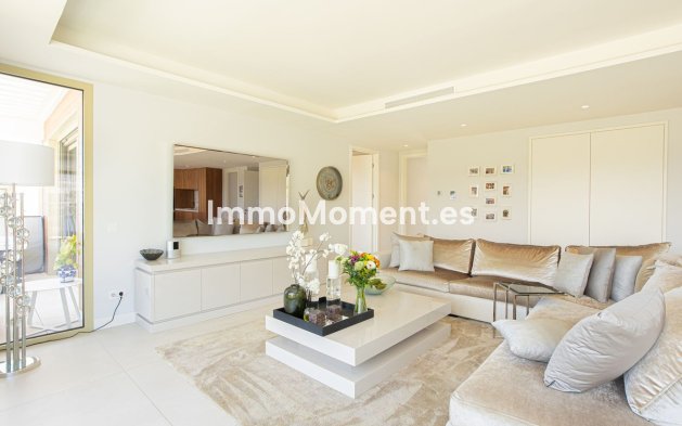 Resale - Apartment - Marbella - Puerto Banús