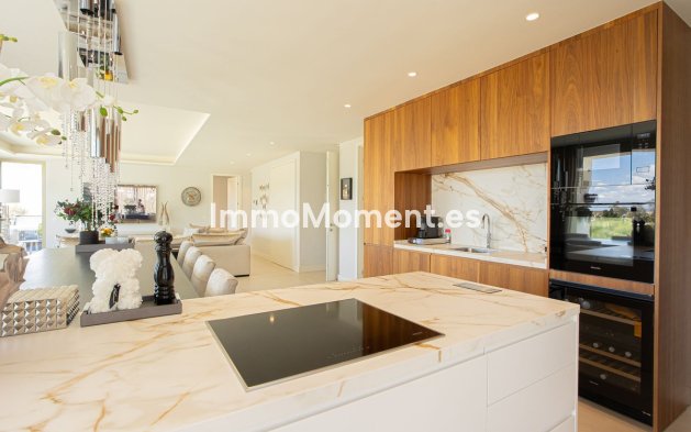 Resale - Apartment - Marbella - Puerto Banús