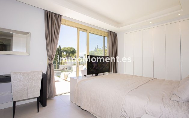 Resale - Apartment - Marbella - Puerto Banús