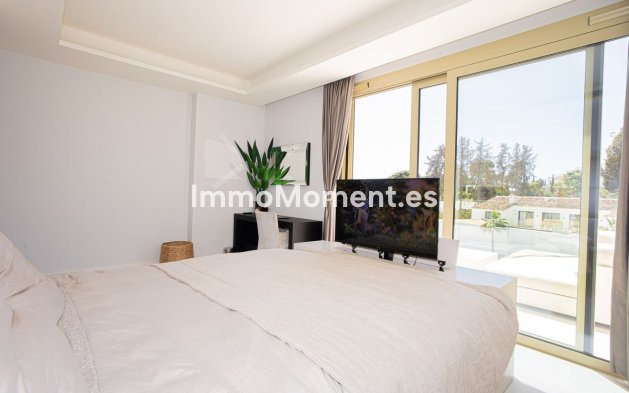 Resale - Apartment - Marbella - Puerto Banús