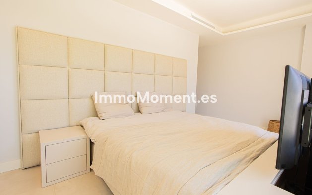Resale - Apartment - Marbella - Puerto Banús