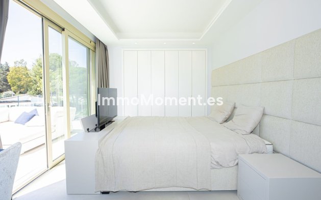 Resale - Apartment - Marbella - Puerto Banús
