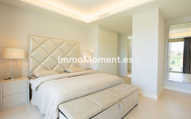 Resale - Apartment - Marbella - Puerto Banús