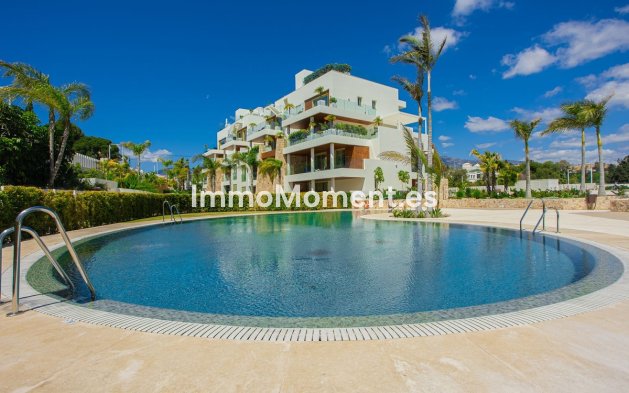 Resale - Apartment - Marbella - Puerto Banús