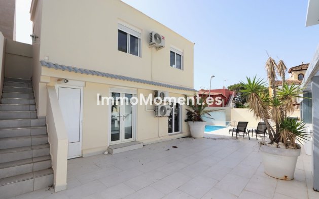 Wiederverkauf - Freistehende Villa - Orihuela - Los Balcones - Los Altos del Edén