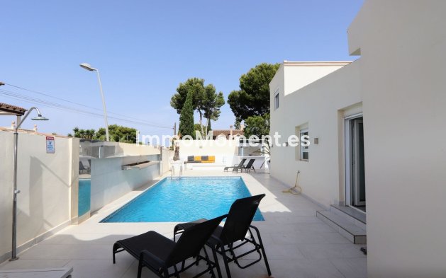Wiederverkauf - Freistehende Villa - Orihuela - Los Balcones - Los Altos del Edén