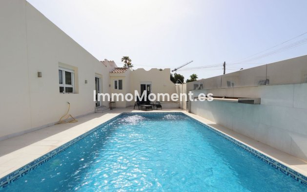Wiederverkauf - Freistehende Villa - Orihuela - Los Balcones - Los Altos del Edén