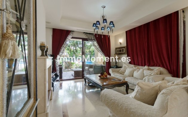 Resale - Townhouse - Marbella - Nueva Andalucía