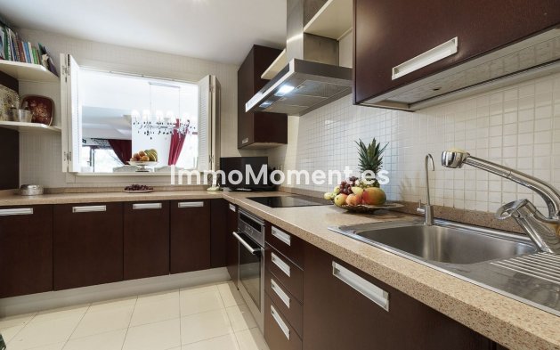 Resale - Townhouse - Marbella - Nueva Andalucía