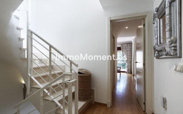 Resale - Townhouse - Marbella - Nueva Andalucía