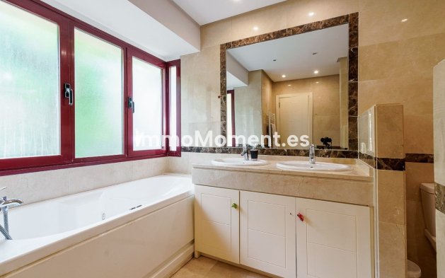 Resale - Townhouse - Marbella - Nueva Andalucía