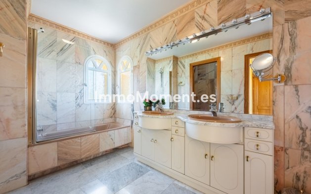 Bestaande woning - Vrijstaande villa - Estepona  - Atalaya