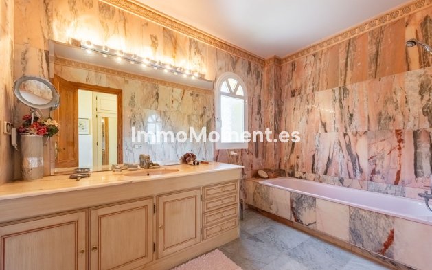 Bestaande woning - Vrijstaande villa - Estepona  - Atalaya