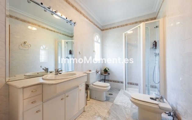Bestaande woning - Vrijstaande villa - Estepona  - Atalaya
