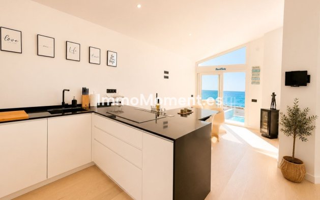Resale - Detached villa - Estepona - Estepona Centro