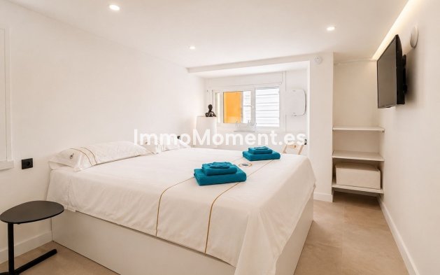 Resale - Detached villa - Estepona - Estepona Centro