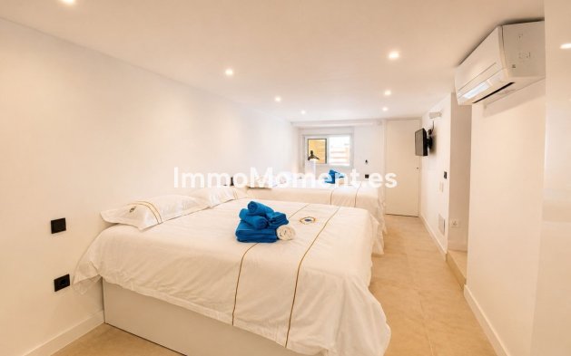 Resale - Detached villa - Estepona - Estepona Centro