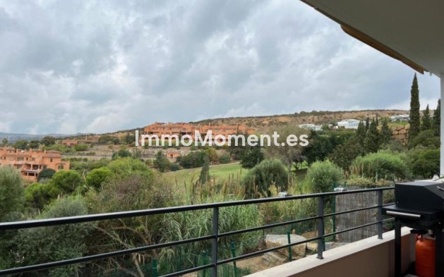 Resale - Apartment - Casares - Doña Julia