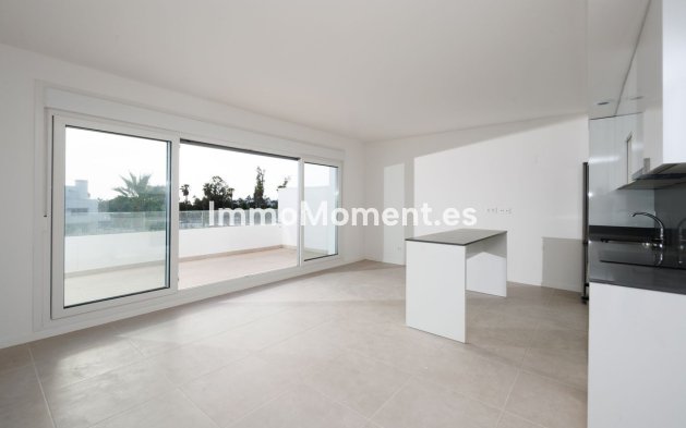 Resale - Apartment - Estepona - Cancelada