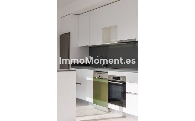 Resale - Apartment - Estepona - Cancelada