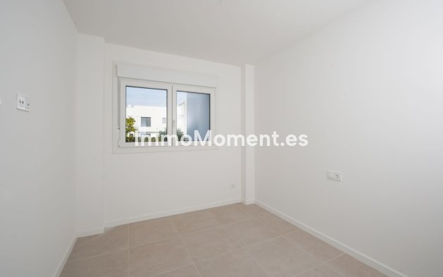 Resale - Apartment - Estepona - Cancelada